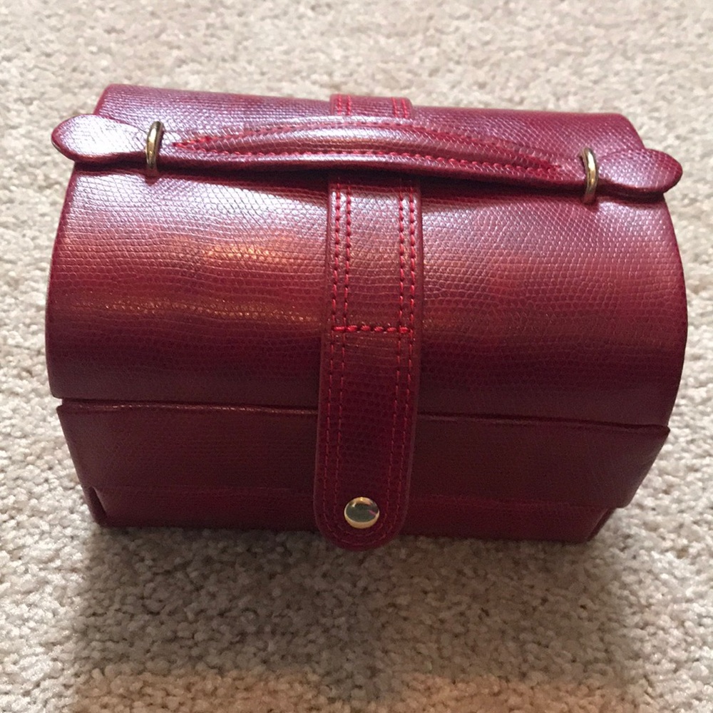 Leather jewelry box